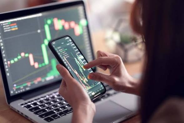 PRIMEBASE Team Trading Crypto